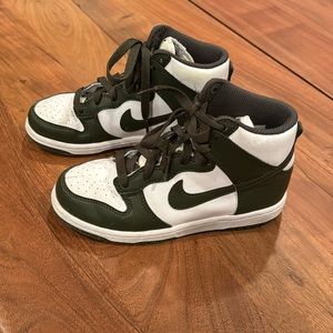 Kids Dunks in great condition
